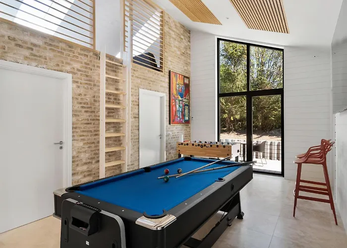 Vakantiehuis Lovely In With Sauna *