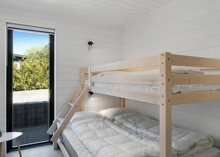 Vakantiehuis Lovely In With Sauna